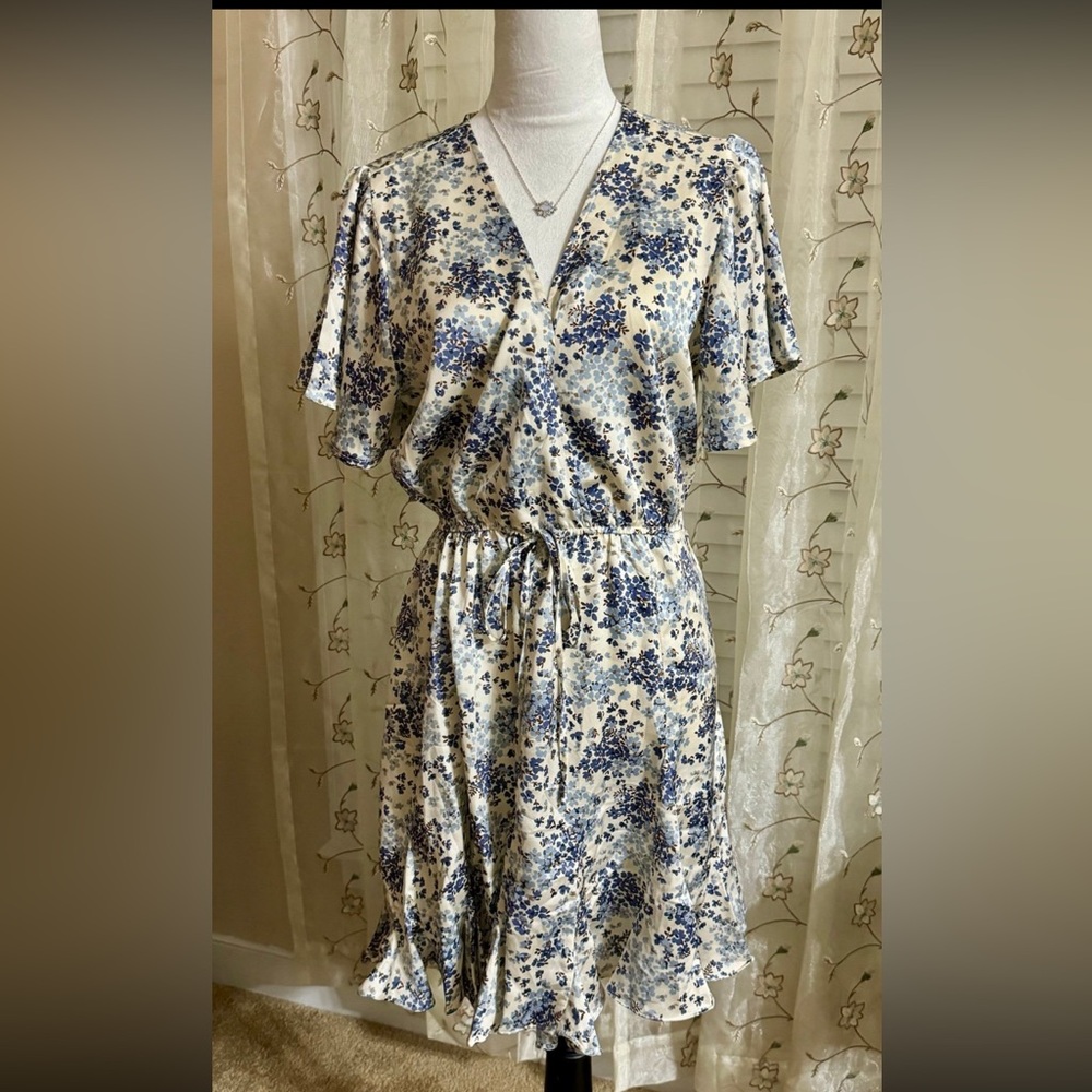 NWT Mittoshop fit and flare Size L dress.The dress is very feminine.Great color!